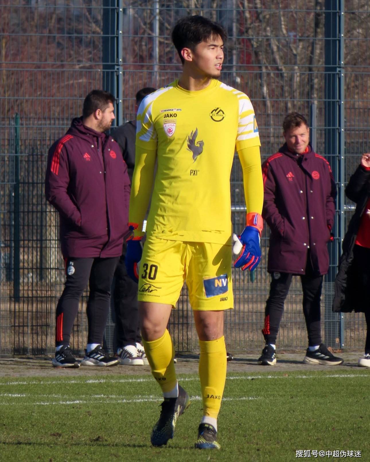 了队员间的 了队员间的