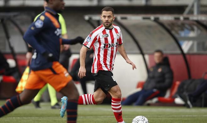 这一次他却 这一次他却