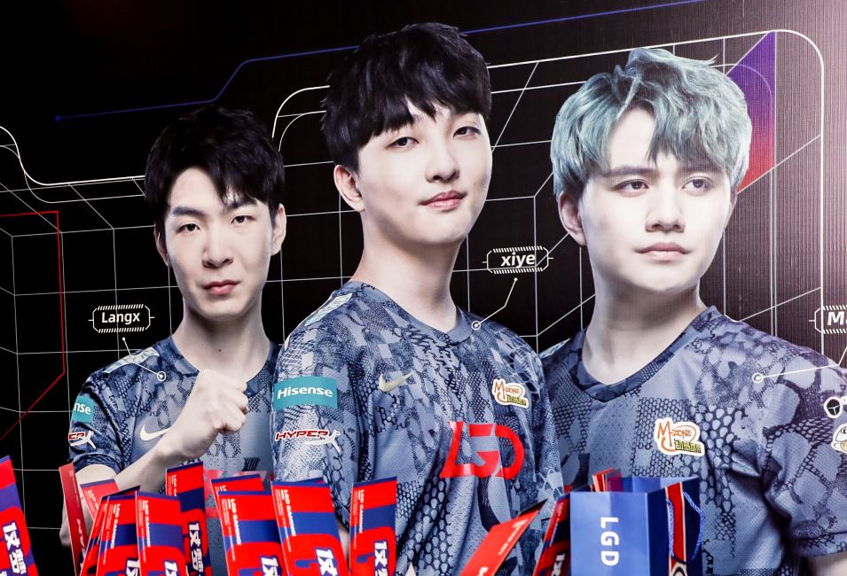 随着湖人和 随着湖人和