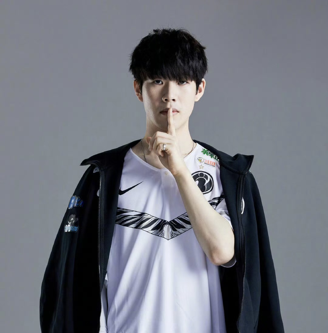 王炸签约 王炸签约